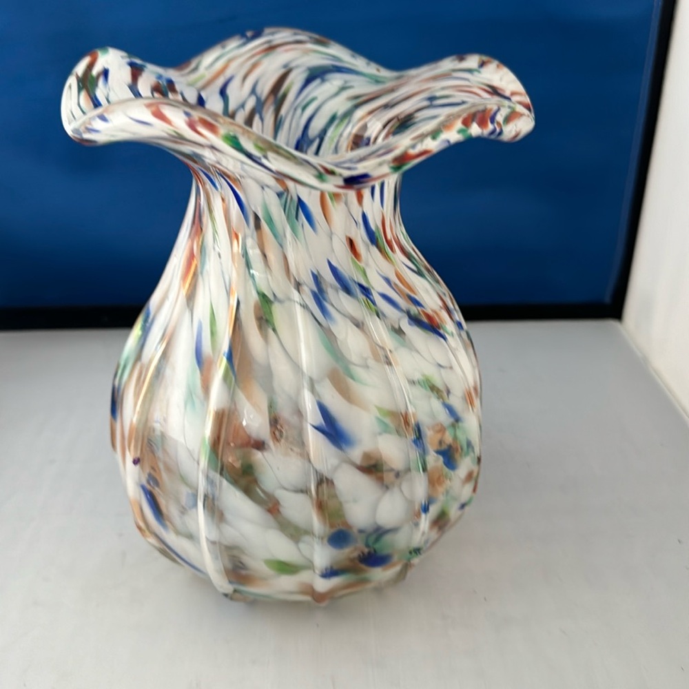 Glass heart confetti vase, beautiful